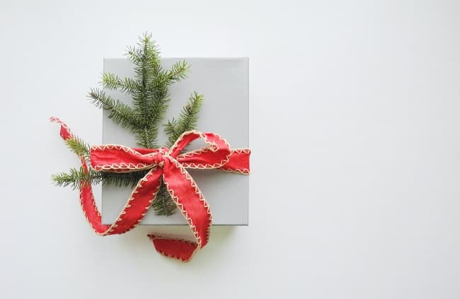 Top holiday financial tips from the experts